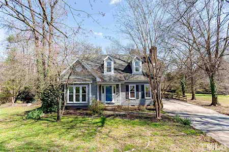 404 Avent Circle Holly Springs, NC 27540