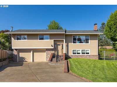 1323 NW 52nd St Vancouver, WA 98663