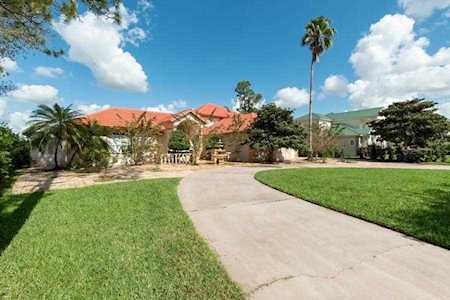 8457 Sand Lake Shores Ct Orlando, FL 32836
