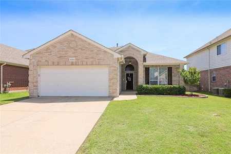 10304 Grayhawk Lane Fort Worth, TX 76244