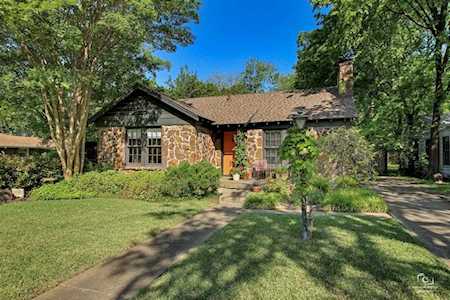 8639 Forest Hills Boulevard Dallas, TX 75218