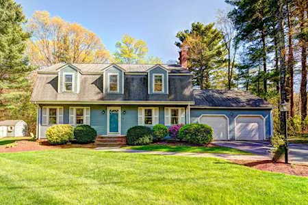25 Young Rd Foxboro, MA 02035