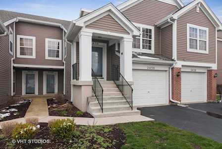 2428 Wilton Ln Aurora, IL 60502