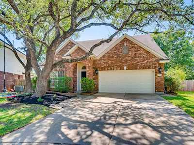 8712 Barrow Glen Loop Austin, TX 78749