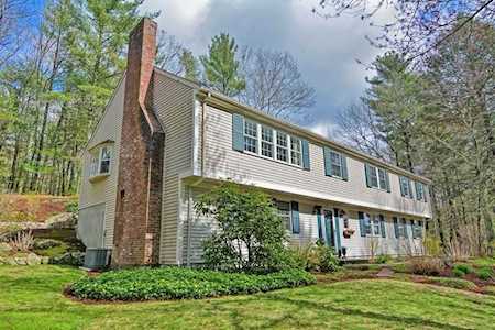 10 Brookfield Road Dover, MA 02030