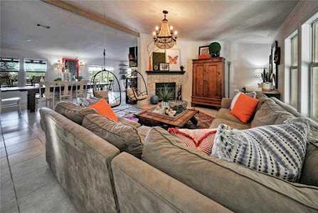 550 Hillview Cir Dripping Springs, TX 78620