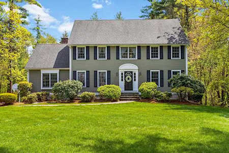 35 Lancashire Dr Mansfield, MA 02048