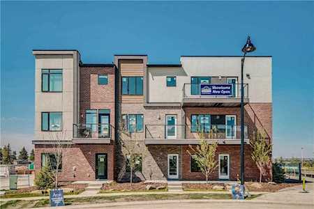 183 Greenbriar Place NW Calgary, AB T3B 6J2