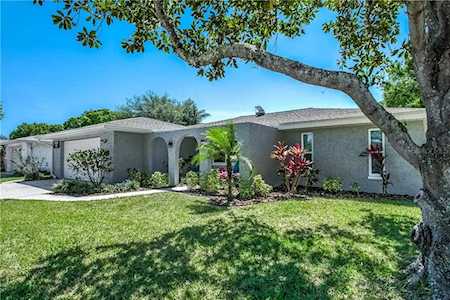 1701 Hibiscus Cir S Oldsmar, FL 34677