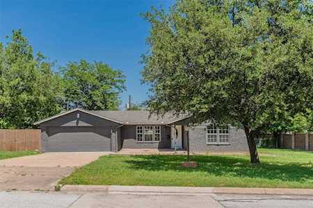 4804 Maple Street North Richland Hills, TX 76180