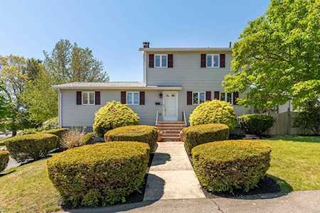25 Truman Road Peabody, MA 01960