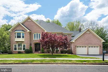9459 Deramus Farm Ct Vienna, VA 22182