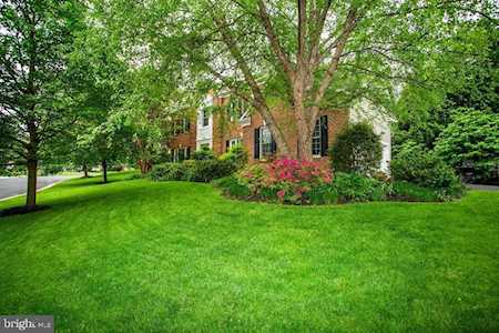 2801 Gibson Oaks Dr Oak Hill, VA 20171
