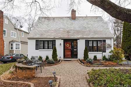 83 Meadowbrook Road West Hartford, CT 06107