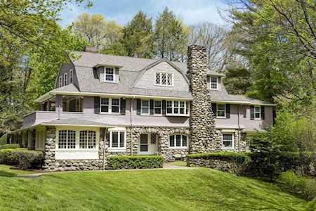 35 Cliff Rd Wellesley, MA 02481