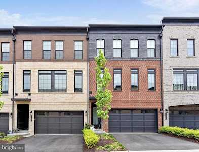 42303 Ashmead Terrace Brambleton, VA 20148