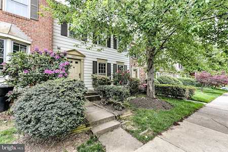 9691 Scotch Haven Dr Vienna, VA 22181