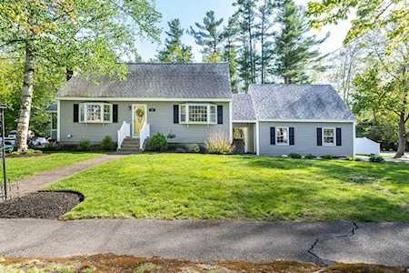 76 Nottingham Rd Dracut, MA 01826