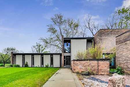 1663 East Course Dr Riverwoods, IL 60015