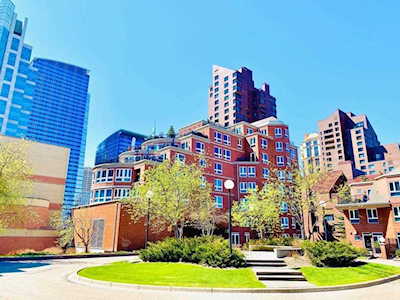 400 Eau Claire Ave SW #87 Calgary, AB T2P 4X2