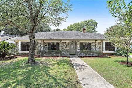 805 N Black Lake Ct Slidell, LA 70461