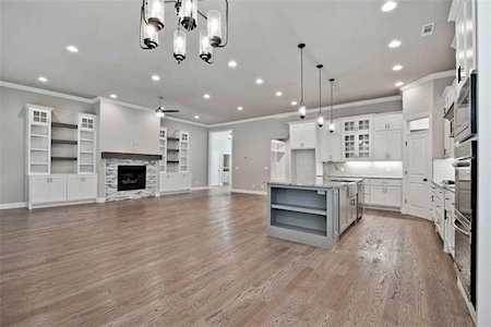 111 Bequette Ln Centerton, AR 72719