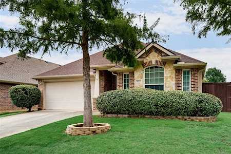 622 Grayson Lane Lake Dallas, TX 75065