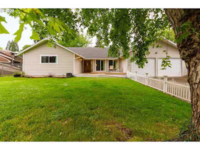 13616 SE Cascade Park Dr Vancouver, WA 98683