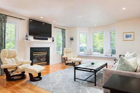 219 Victory Rd #219 Quincy, MA 02171
