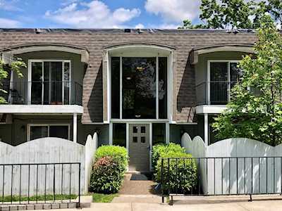 1119 La Fontenay Ct Louisville, KY 40223