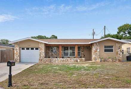 12567 79th Ave Seminole, FL 33776