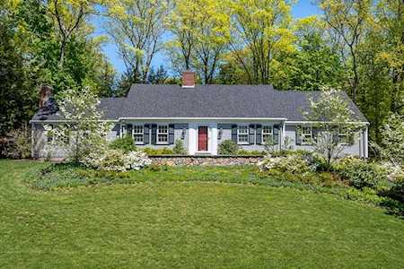 71 Suffolk Rd Wellesley, MA 02481