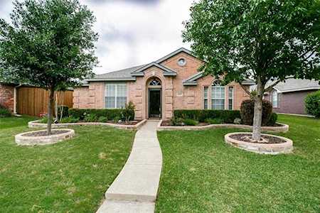 8805 Oakwood Lane Frisco, TX 75035