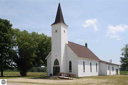 6991 5 Mile Road Blanchard, MI 48310