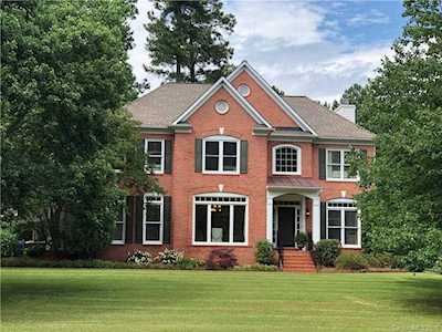 105 Stormy Pointe Ln Mooresville, NC 28117