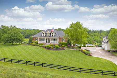 4816 Byrd Lane College Grove, TN 37046