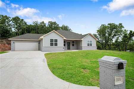 15450 Acorn Circle Newalla, OK 74857