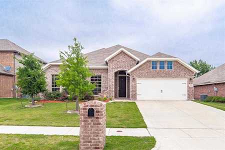 1104 Nottingham Trail Saginaw, TX 76179