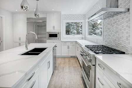 68 Baycrest Place SW #12 Calgary, AB T2V 0K6