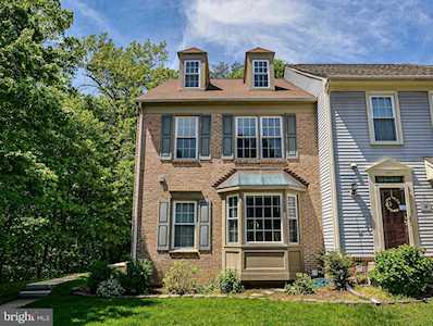 8858 Eagle Rock Ln Springfield, VA 22153