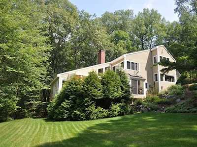 517 Annursnac Hill Rd Concord, MA 01742