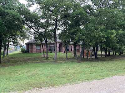 526 Oak Hills Drive Newark, TX 76071