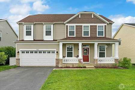 907 Heartland Park Ln Antioch, IL 60002