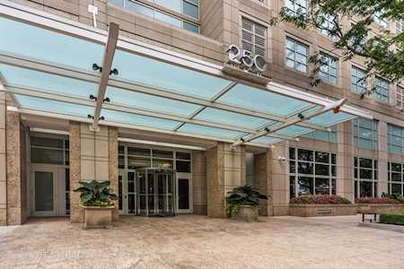 250 E Pearson St #2906 Chicago, IL 60611