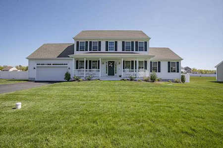 75 Magnolia Way Bridgewater, MA 02324