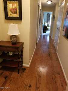3030 Breckenridge Ln #203 Louisville, KY 40220