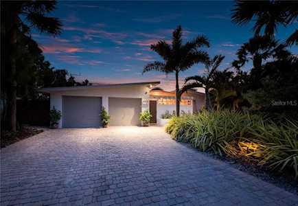 775 N Shore Dr Anna Maria, FL 34216