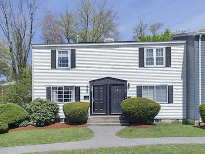 74 Roberts Dr #74 Bedford, MA 01730