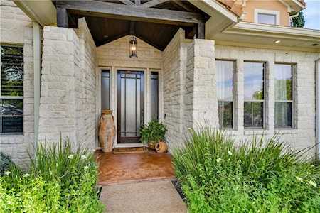 2 Stillmeadow Ct The Hills, TX 78738