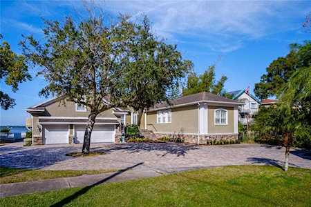 338 E Shore Dr Oldsmar, FL 34677